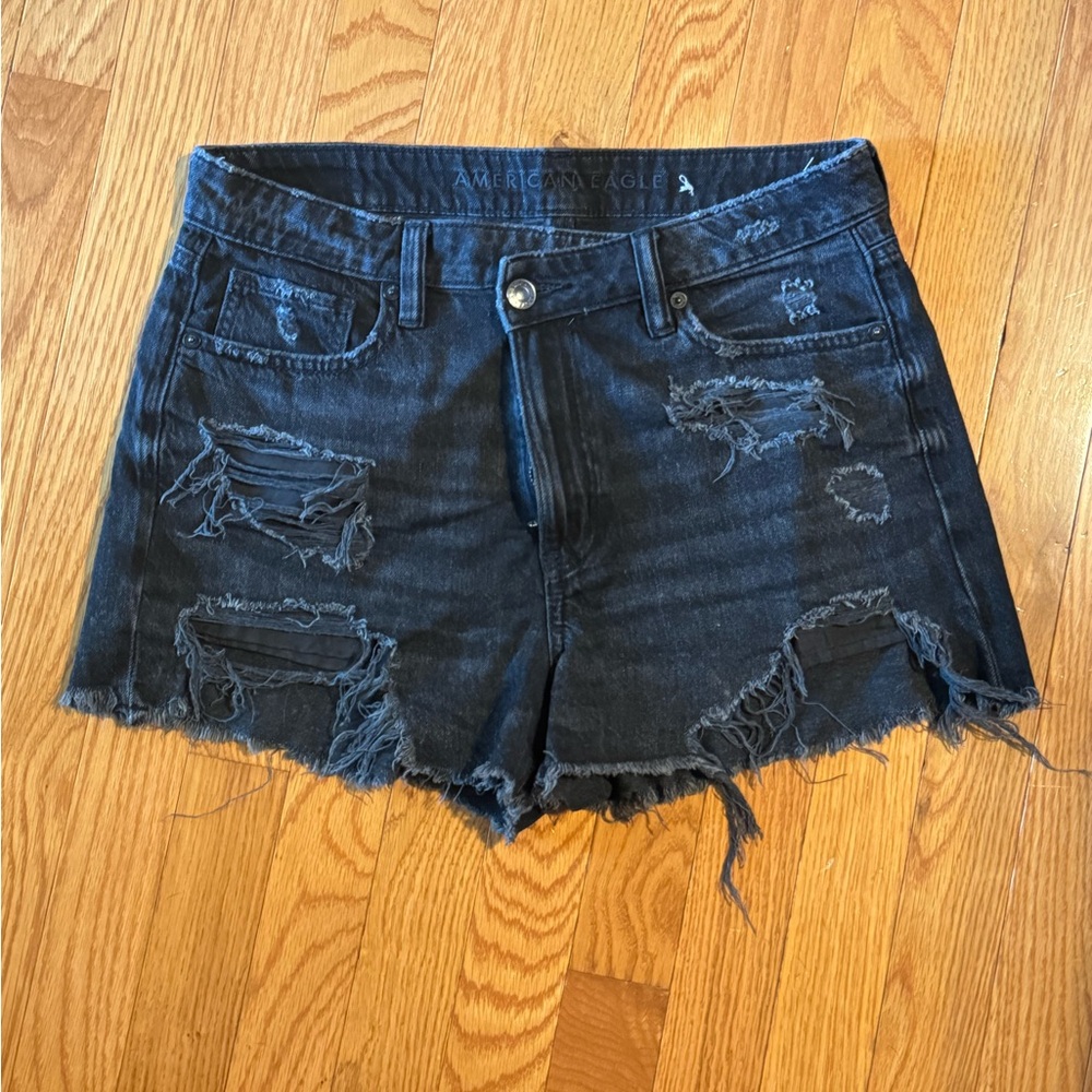 Size 4 American Eagle Mom Short